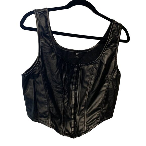 Shein Curve Womens Size 0XL Tank Black Faux Leather Sleeveless Shirt Crop Top Gr - Picture 2 of 4
